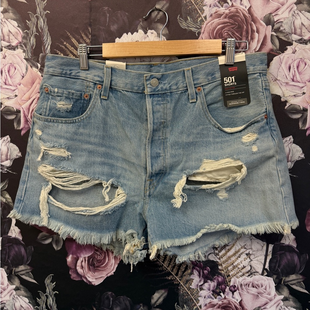 Levi's 501 Women's Distressed Denim Shorts - Size 33 NWT